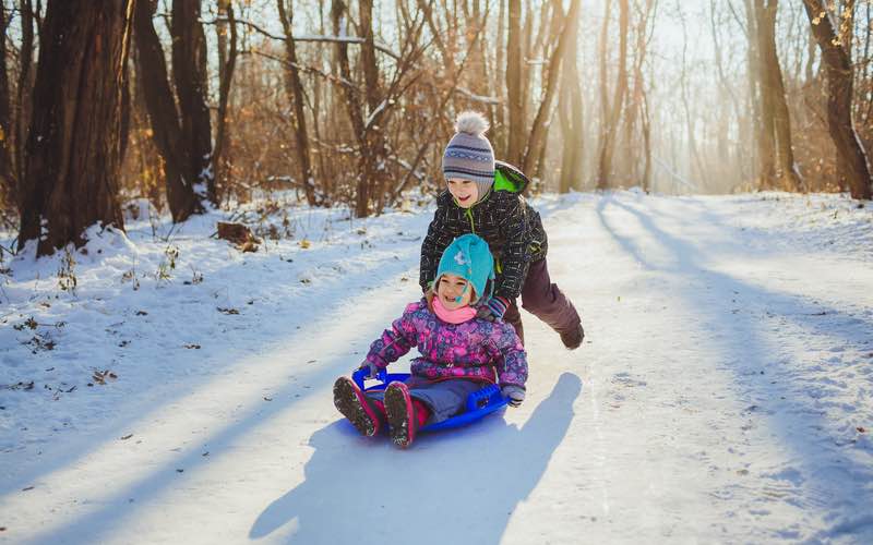Romp n' Roll of your area offers tips on winter activites for your children and family.