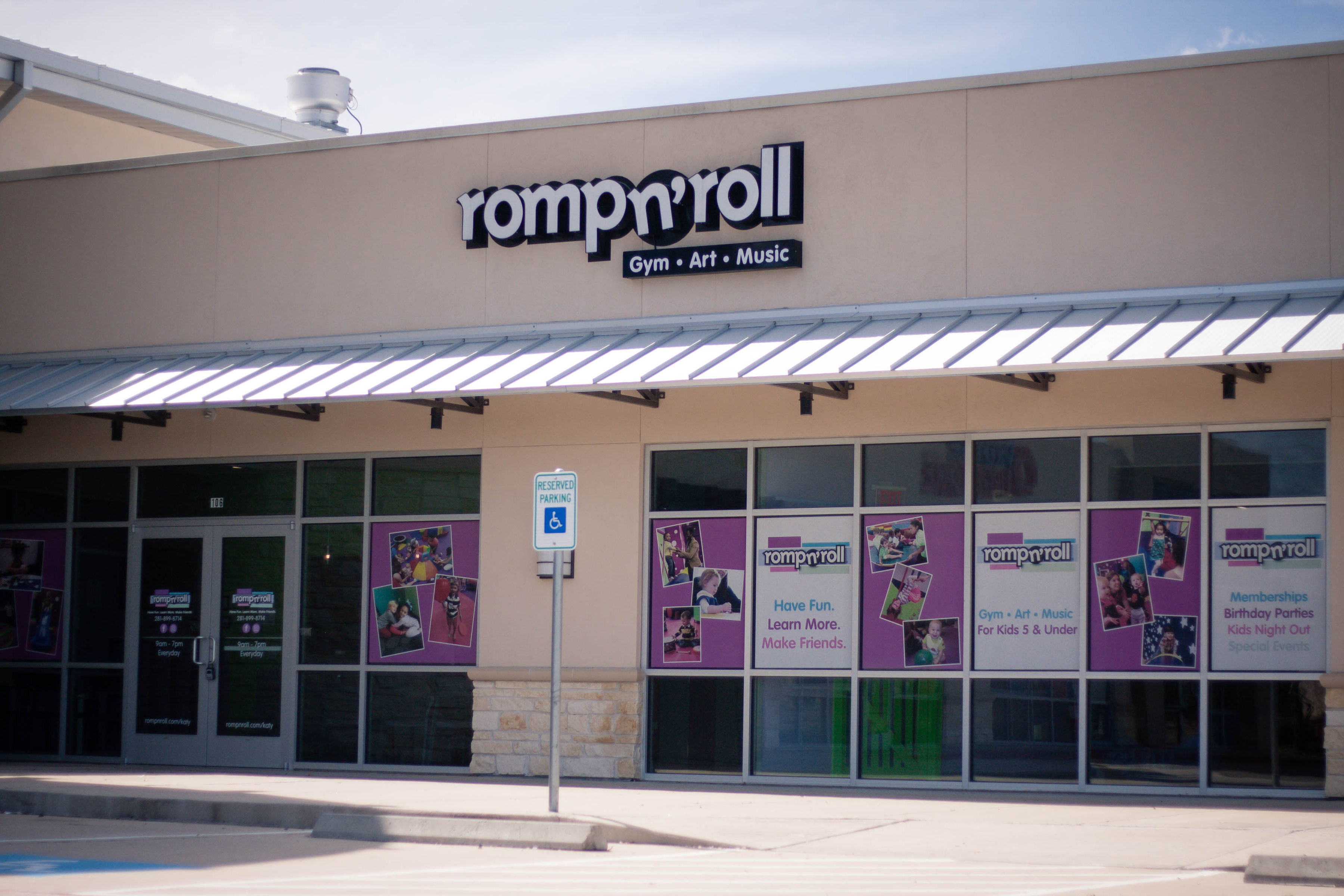 Romp n' Roll Katy storefront.